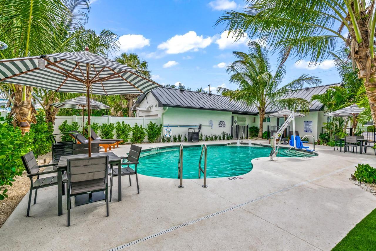 The Retreat At Anna Maria Island Inn Брейдентон-Біч Екстер'єр фото