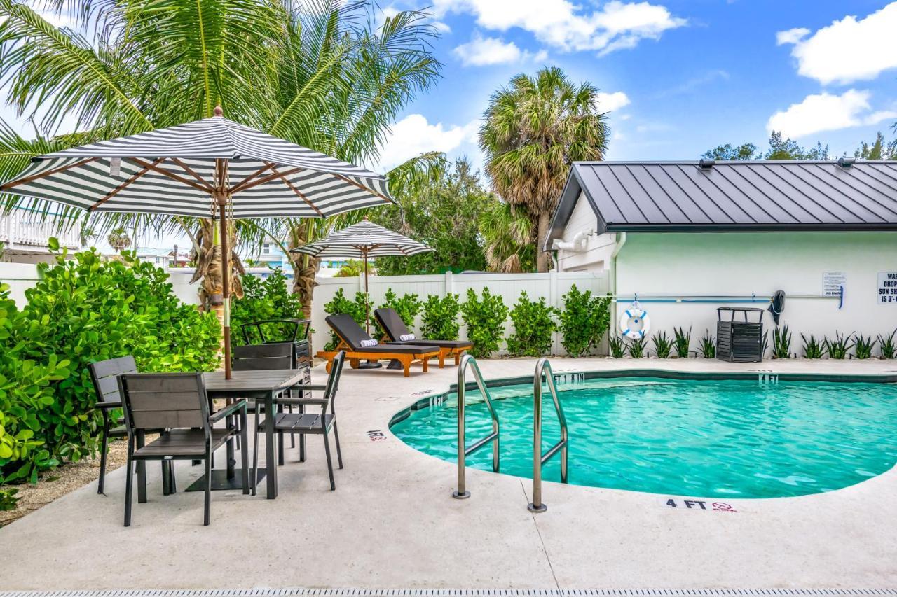 The Retreat At Anna Maria Island Inn Брейдентон-Біч Екстер'єр фото